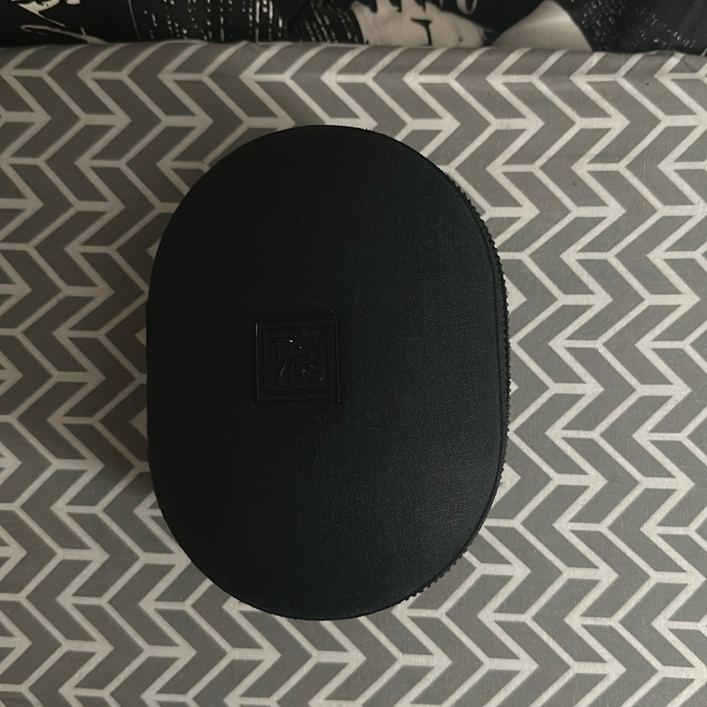 Beats Studio 3 wireless headphones. Used 3 times and in excellent condition!!